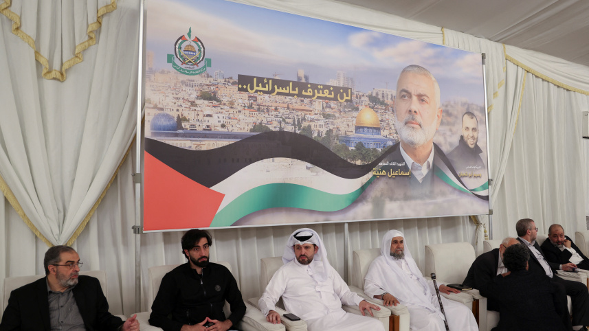 দোহায় হানিয়ার দাফন শেষে শোকসভার আয়োজন করা হয়। ছবি: রয়টার্স