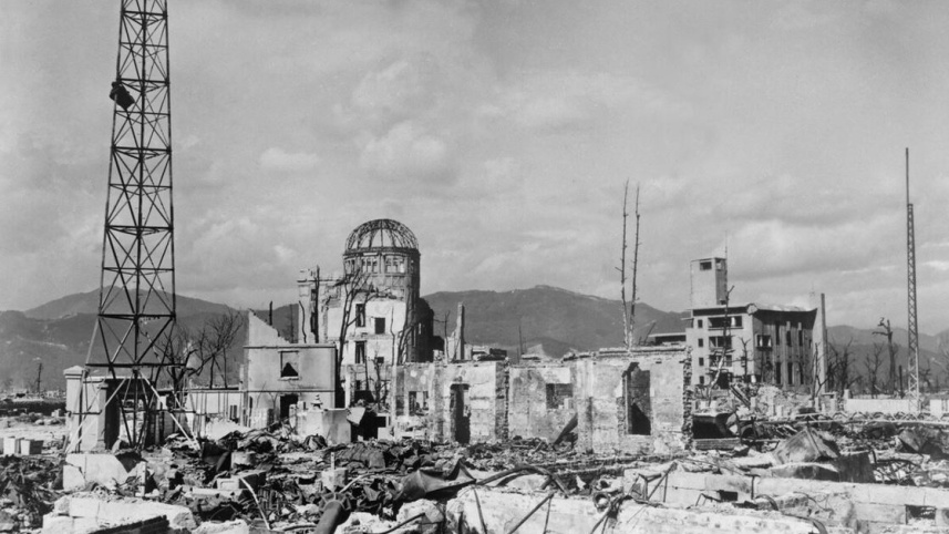 পারমাণবিক বোমা হামলার পর নাগাসাকির দৃশ্য। ছবি: রয়টার্স