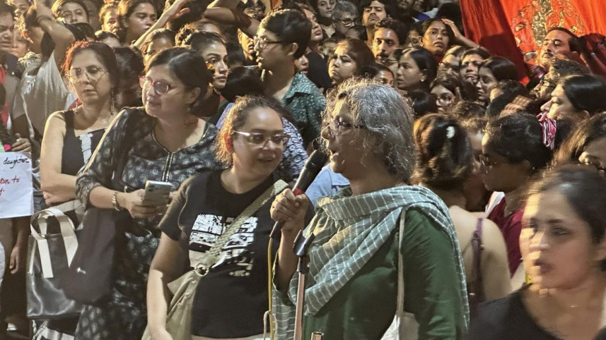 বিক্ষোভে যোগ দেন প্রখ্যাত সঙ্গীত শিল্পী মৌসুমী ভৌমিক। ছবি: ডয়চে ভেলে