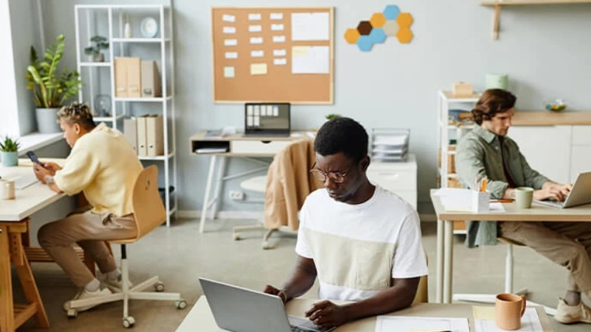 জেন জি কর্মক্ষেত্র। প্রতীকী ছবি: সংগৃহীত