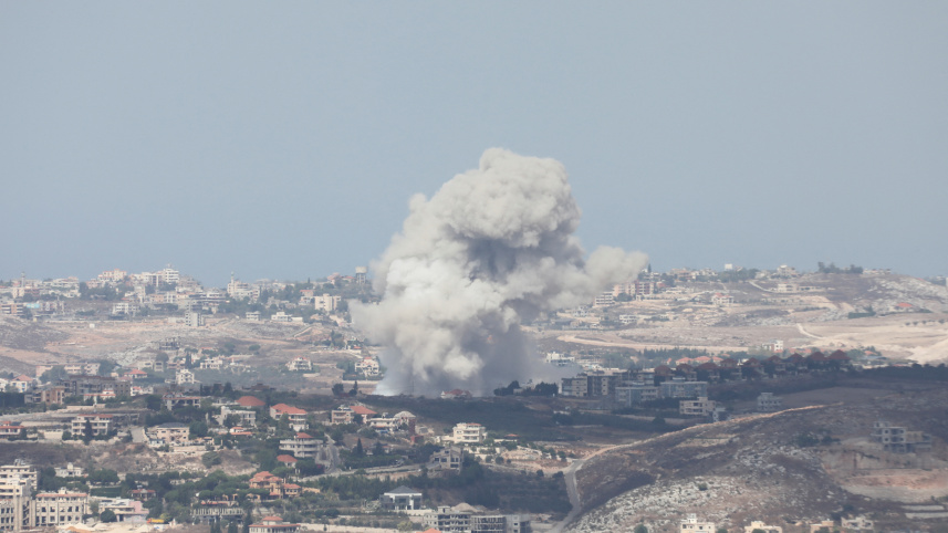 দক্ষিণ লেবাননে বিমান হামলা চালিয়েছে ইসরায়েল। ছবি: রয়টার্স