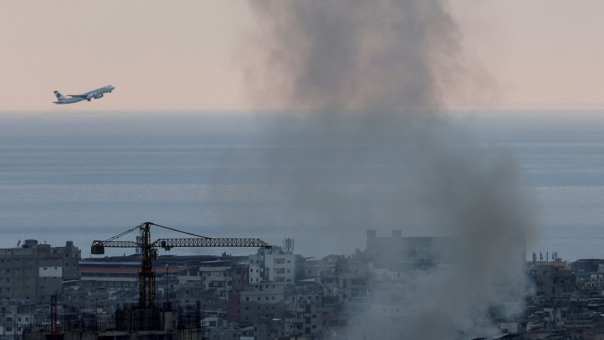 ১০ অক্টোবর দাহিয়েহ এলাকায় বিমান হামলা চালিয়েছিল ইসরায়েল। ফাইল ছবি: রয়টার্স