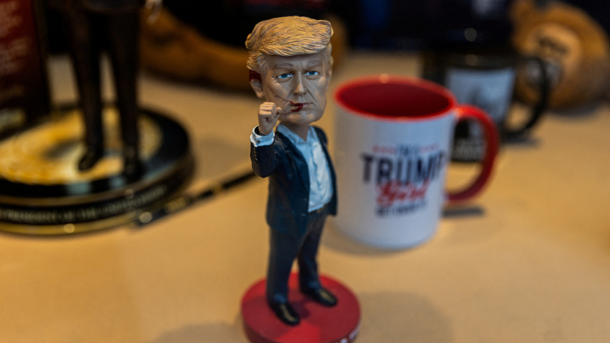 ট্রাম্পের আদলে তৈরি পুতুল। ছবি: রয়টার্স
