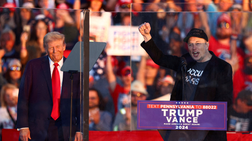 ট্রাম্পের প্রচারণায় ধনকুবের ইলন মাস্কের সরব উপস্থিতি আলোড়ন সৃষ্টি করেছে। ফাইল ছবি: রয়টার্স