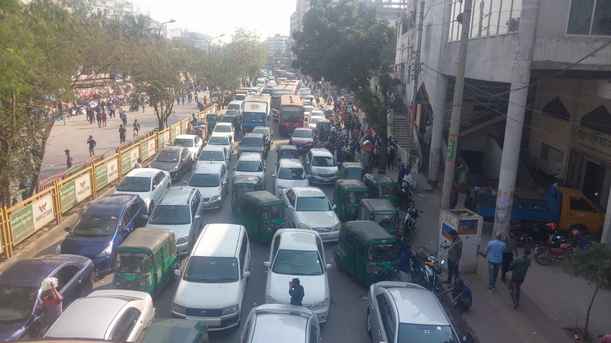 ব্যাটারিচালিত রিকশাচালকদের অবরোধ