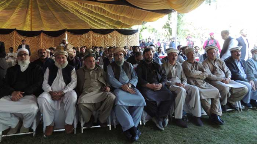 কোহাত জেলায় জিরগায় অংশ নেন স্থানীয় নেতারা। ছবি: সংগৃহীত 