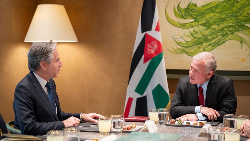 জর্ডানের রাজা আবদুল্লাহর সঙ্গে বৈঠকে মার্কিন পররাষ্ট্রমন্ত্রী ব্লিঙ্কেন। ছবি: রয়টার্স 