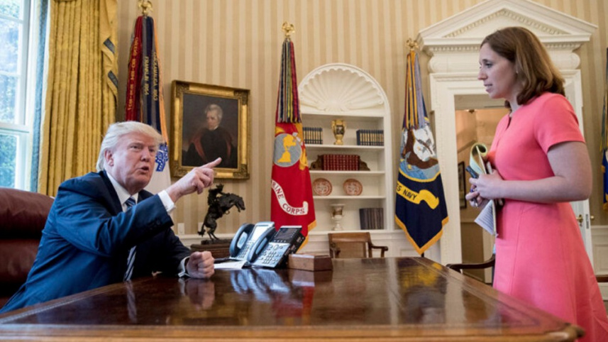 ২০১৭ সালে ট্রাম্পের সাক্ষাৎকার নেন এপির সিনিয়র ভাইস প্রেসিডেন্ট ও নির্বাহী সম্পাদক জুলি পেইস। তখন তিনি হোয়াইট হাউস সংবাদদাতা ছিলেন। ফাইল ছবি: এপির সৌজন্যে