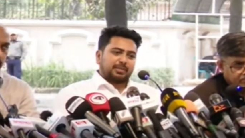 উপদেষ্টা নাহিদ ইসলামের পদত্যাগ