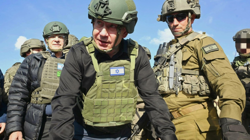 সেনাদের সঙ্গে উত্তর গাজা পরিদর্শনে নেতানিয়াহু। ছবি: এএফপি (১৫ এপ্রিল, ২০২৫) 