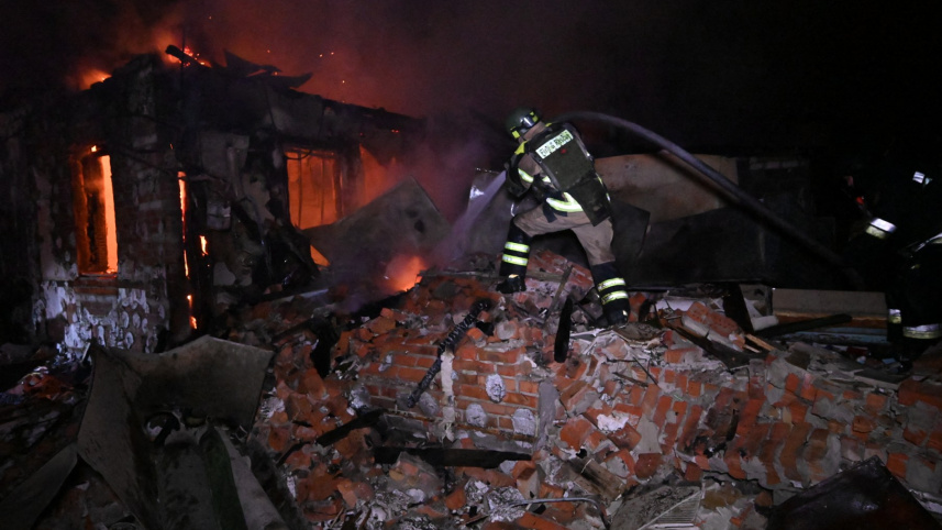 ইউক্রেনের খারকিভে ড্রোন হামলার পর। ছবি: এএফপি 