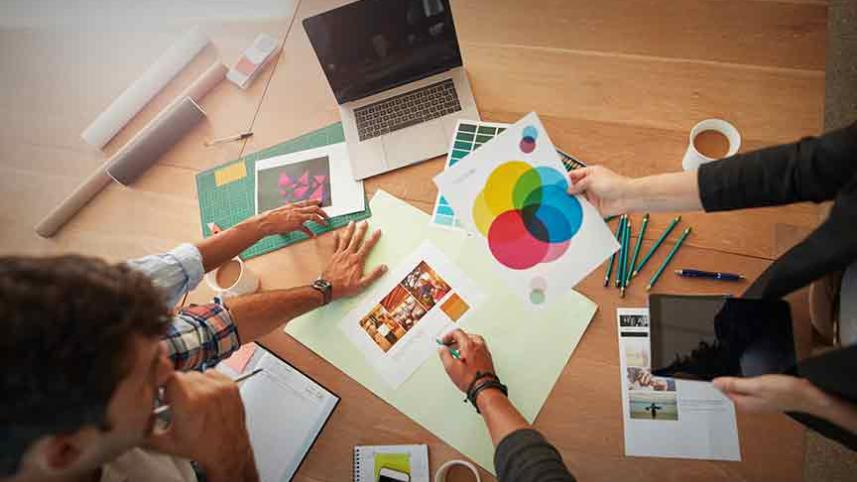 বিজ্ঞাপনী সংস্থায় চাকরি