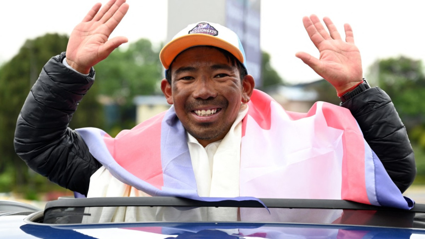 নেপালি পর্বতারোহী তাশি গ্যালজেন শেরপা মাত্র ১৫ দিনের ব্যবধানে ৪ বার এভারেস্ট জয়ের নজির গড়েছেন। ছবি: এএফপি