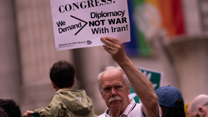 নিউইয়র্কে যুদ্ধবিরোধী বিক্ষোভ। ছবি: এএফপি