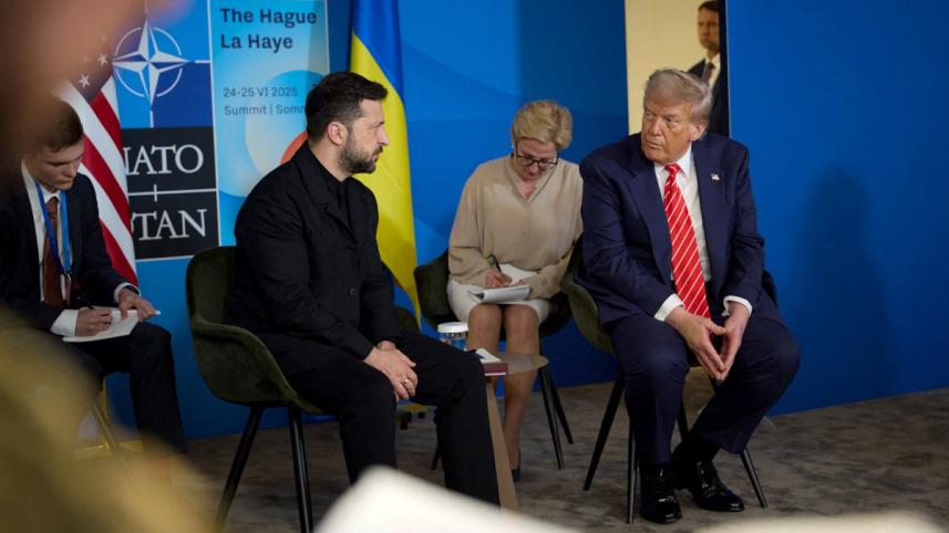 ন্যাটো সম্মেলনের ফাঁকে ট্রাম্প-জেলেনস্কির বৈঠক। ছবি: এএফপি