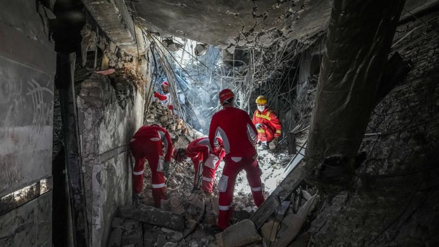 ইসরায়েলি হামলায় এভিন কারাগারের ভেতরে অনেক ক্ষতি হয়েছে। এএফপি 