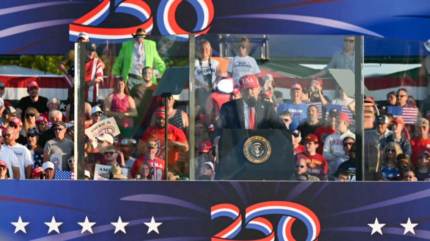 আইওয়ায় সমাবেশে বক্তব্য রাখছেন ট্রাম্প। ছবি: এএফপি