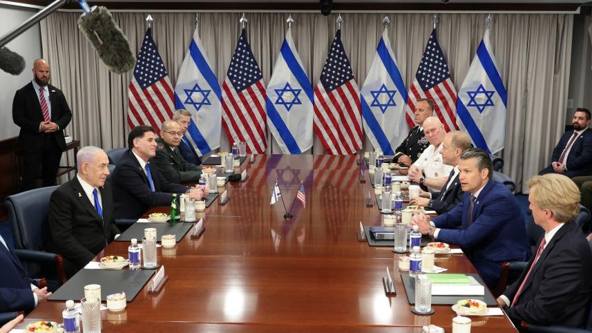 হোয়াইট হাউসে মার্কিন প্রতিনিধিদলের সঙ্গে নেতানিয়াহুর বৈঠক। ছবি: রয়টার্স