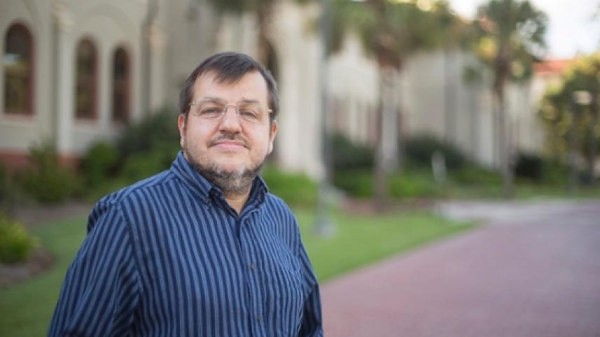 ভ্যালডোস্টা স্টেট ইউনিভার্সিটির রাষ্ট্রবিজ্ঞান বিভাগের অধ্যাপক ও মার্কিন রাজনীতি বিশ্লেষক বার্নার্ড টামাস। ছবি: সংগৃহীত