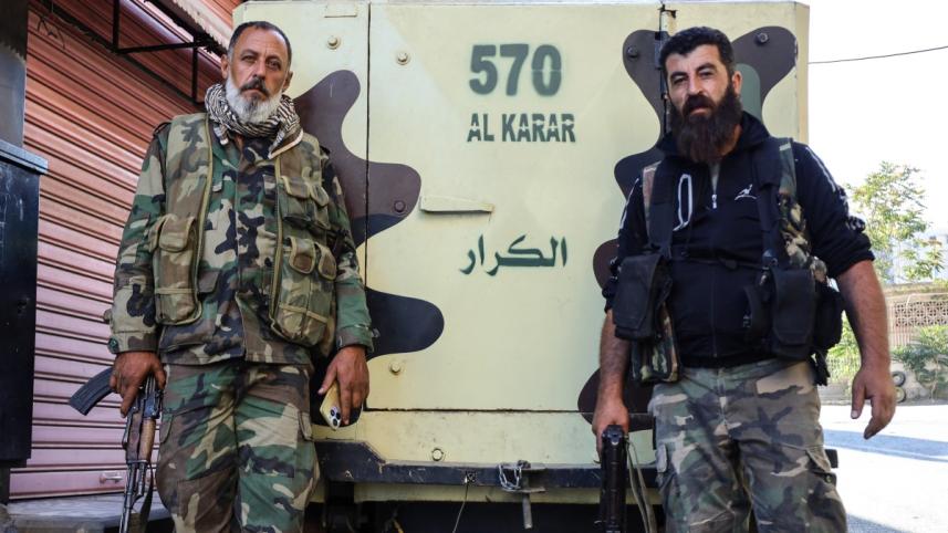 সোয়েইদা প্রদেশে ছবির জন্য পোজ দিচ্ছেন দ্রুজ যোদ্ধারা। ছবি: এএফপি