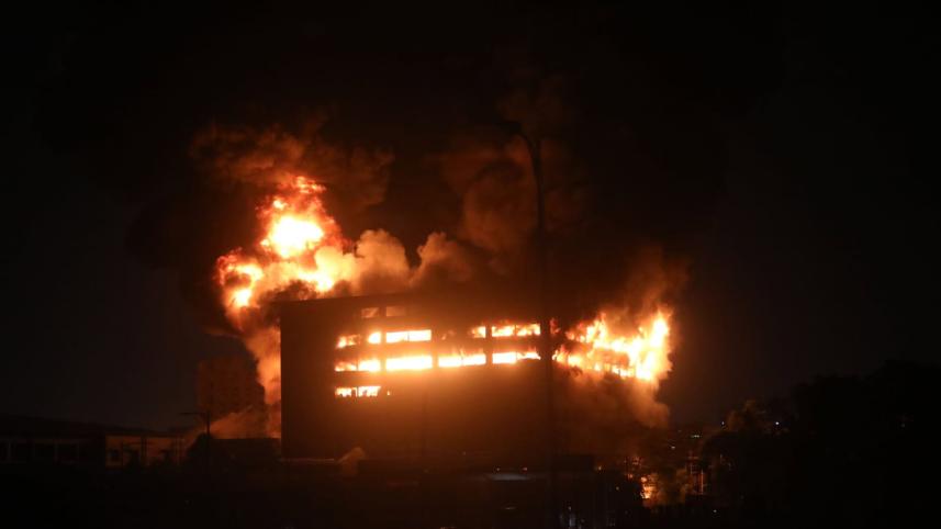 কারখানায় আগুন