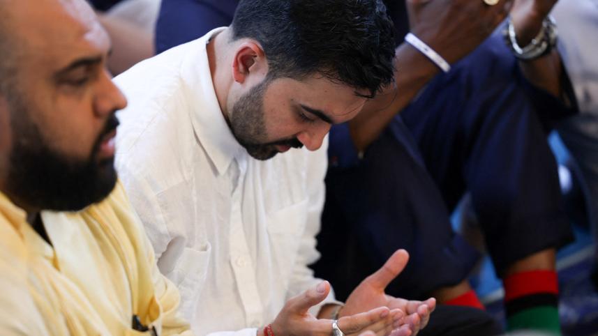Mamdani praying