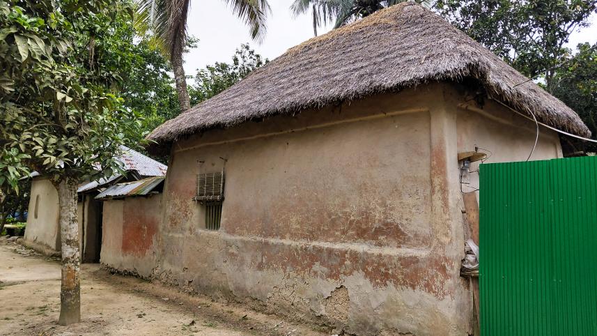 rangpur_earthen_house-02.jpg