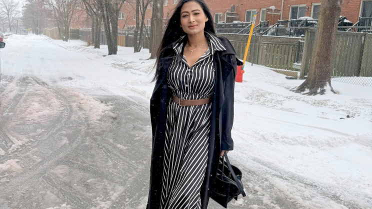 অভিনেত্রী অধরা খান। ছবি: ফেসবুক