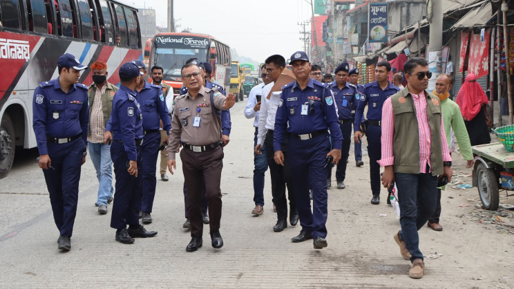 ঢাকা–টাঙ্গাইল মহাসড়ক অপরাধ ও যানজট মুক্ত রাখতে ইতোমধ্যেই তৎপরতা শুরু করেছে টাঙ্গাইল জেলা পুলিশ।