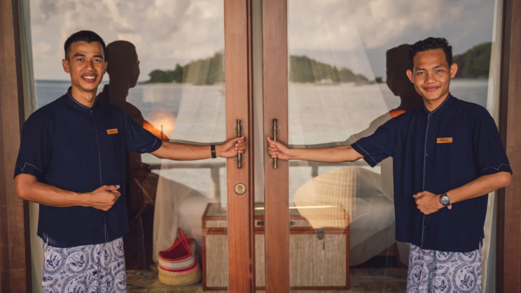 bawah-host-welcoming-guest
