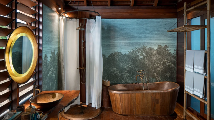 overwater-suite-copper-bathroom-with-side-wall-painting
