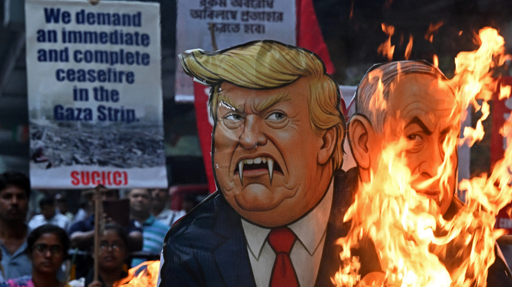 ভারতে ট্রাম্প-নেতানিয়াহুর বিরুদ্ধে বিক্ষোভ। ফাইল ছবি: এএফপি