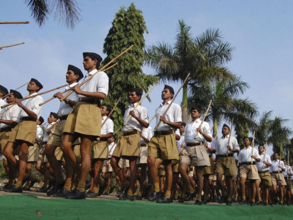 উগ্র হিন্দুত্ববাদী রাষ্ট্রীয় স্বয়ংসেবক সংঘের (আরএসএস) কর্মীদের প্রশিক্ষণ। ফাইল ছবিছ: রয়টার্স