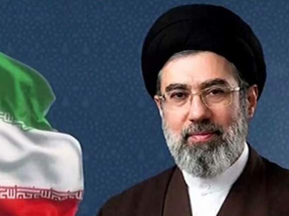 ইরানের নতুন সর্বোচ্চ নেতা মোজতবা খামেনি। ছবি: রয়টার্স