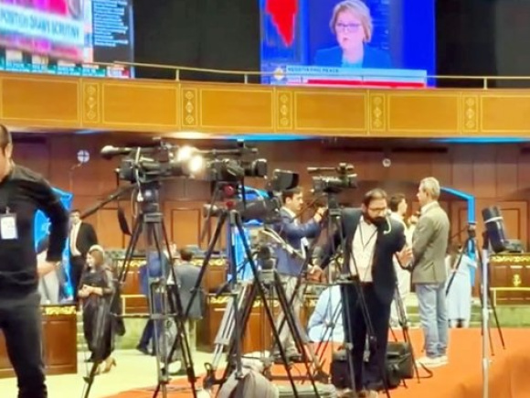 ইসলামাবাদে বিভিন্ন দেশের প্রায় ৫০ সাংবাদিক