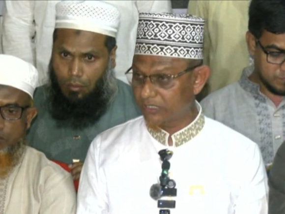 জামায়াত মনোনীত প্রার্থী মাসুদুর রহমান সংবাদ সম্মেলন করে ভোট বর্জনের ঘোষণা দেন। ছবি: সংগৃহীত