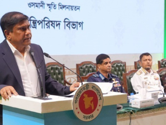অনুষ্ঠানে বক্তব্য দিচ্ছেন প্রধানমন্ত্রীর প্রতিরক্ষা উপদেষ্টা ড. এ কে এম শামছুল ইসলাম। ছবি: আইএসপিআর থেকে নেওয়া