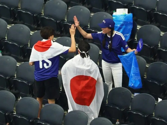 Japan fans