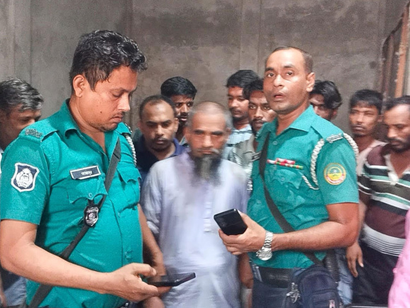 মাদরাসাশিক্ষক আটক