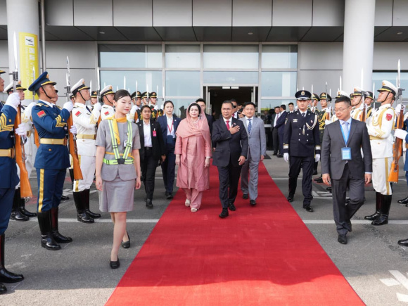 pm leaves china
