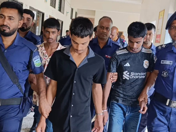 ময়মনসিংহে শিশু ধর্ষণ-হত্যা মামলায় মৃত্যুদণ্ডাদেশপ্রাপ্ত তিন আসামি। ছবি: সংগৃহীত
