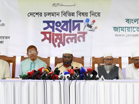 সংবাদ সম্মেলনে বক্তব্য দিচ্ছেন জামায়াতের সেক্রেটারি জেনারেল মিয়া গোলাম পরওয়ার। ছবি: সংগৃহীত 