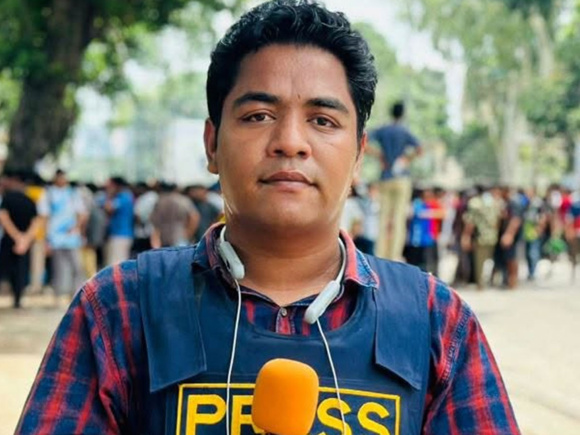 সাংবাদিক