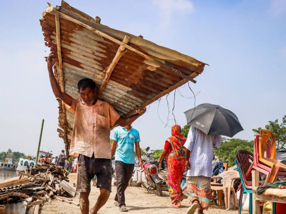 খুলনা বাঁধ ভাঙন