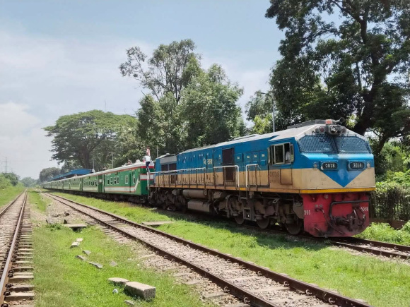 মহানগর এক্সপ্রেস