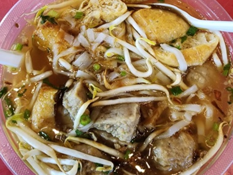 মালয়েশিয়ার খাবার, নাসি কান্দার, নাসি লেমাক, রোটি চানাই, লাকসা, বাকসো, মালয়েশিয়ান ফুড কালচার, সুকু সুকু সাপুরাহ, মালয়েশিয়ার ঐতিহ্যবাহী খাবার, মালয়েশিয়ার স্ট্রিট ফুড, মালয়েশিয়ান ডেজার্ট, চেন্দল, মালয়েশিয়ার খাদ্য দর্শন, মালয়েশিয়ার ভ্রমণ খাদ্য অভিজ্ঞতা,