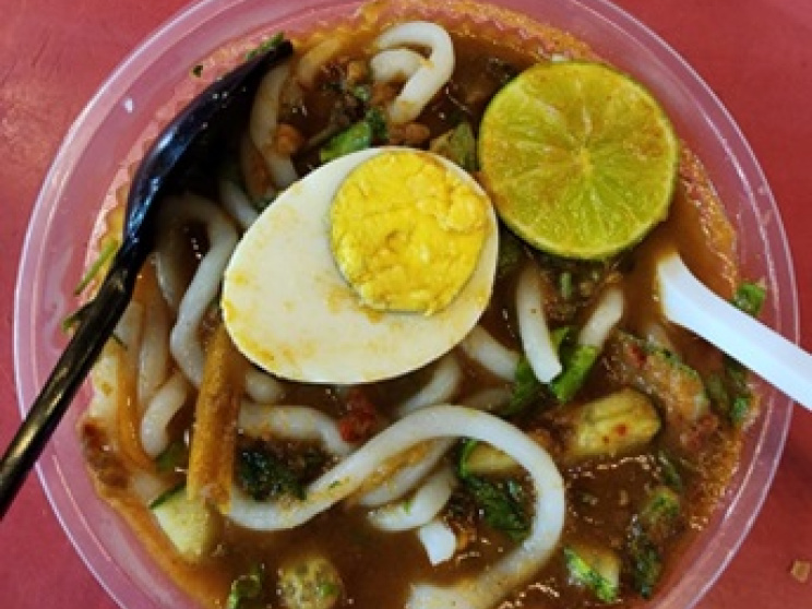 মালয়েশিয়ার খাবার, নাসি কান্দার, নাসি লেমাক, রোটি চানাই, লাকসা, বাকসো, মালয়েশিয়ান ফুড কালচার, সুকু সুকু সাপুরাহ, মালয়েশিয়ার ঐতিহ্যবাহী খাবার, মালয়েশিয়ার স্ট্রিট ফুড, মালয়েশিয়ান ডেজার্ট, চেন্দল, মালয়েশিয়ার খাদ্য দর্শন, মালয়েশিয়ার ভ্রমণ খাদ্য অভিজ্ঞতা,