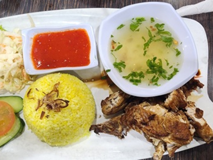 মালয়েশিয়ার খাবার, নাসি কান্দার, নাসি লেমাক, রোটি চানাই, লাকসা, বাকসো, মালয়েশিয়ান ফুড কালচার, সুকু সুকু সাপুরাহ, মালয়েশিয়ার ঐতিহ্যবাহী খাবার, মালয়েশিয়ার স্ট্রিট ফুড, মালয়েশিয়ান ডেজার্ট, চেন্দল, মালয়েশিয়ার খাদ্য দর্শন, মালয়েশিয়ার ভ্রমণ খাদ্য অভিজ্ঞতা,