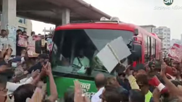 প্রধানমন্ত্রীর গাড়ির গতিরোধ