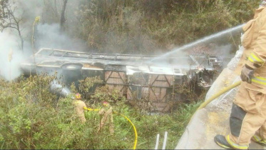 ইকুয়েডরে বাস দুর্ঘটনায় ১৪ জন নিহত। ছবি: এএফপি